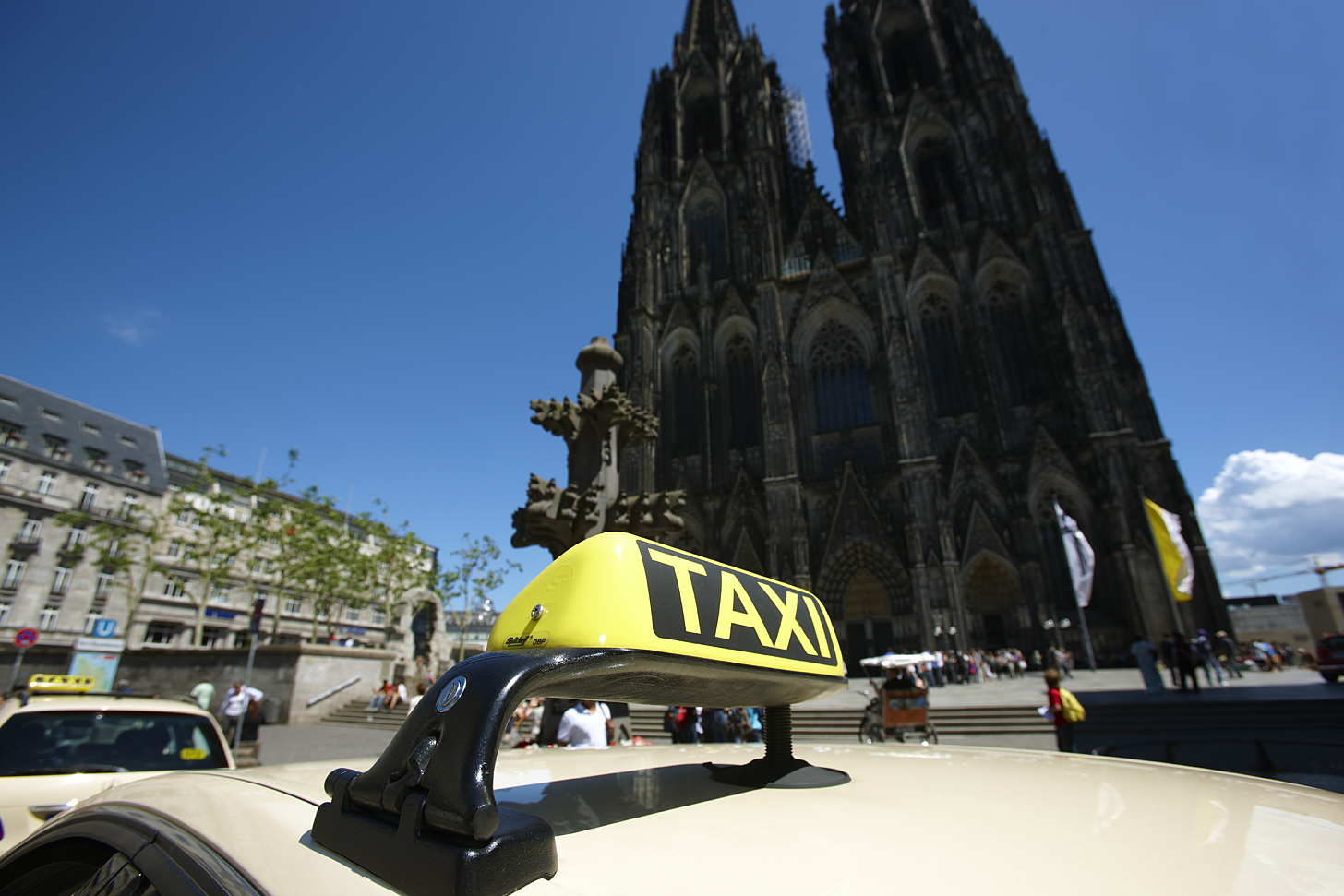 www.koelntourismus.de